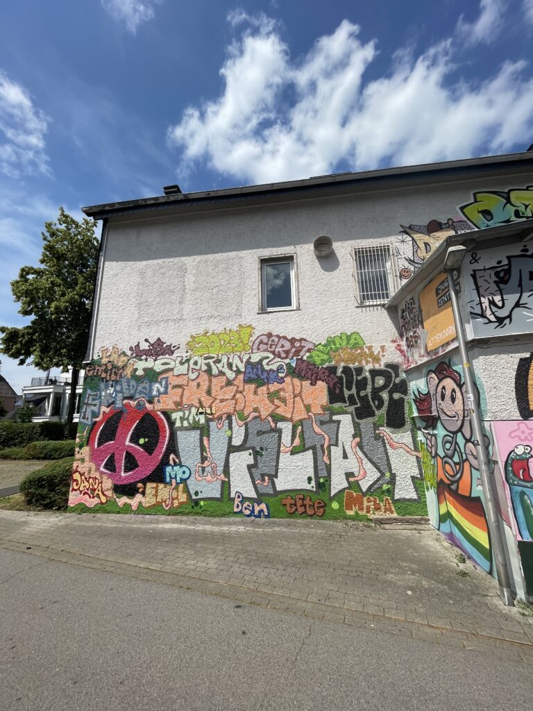 „Und wir haben doch ganz viel gemeinsam“ – Jugendliche setzen ein künstlerisches Zeichen